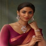 What jewelry should you give a woman to make her happy for sure?